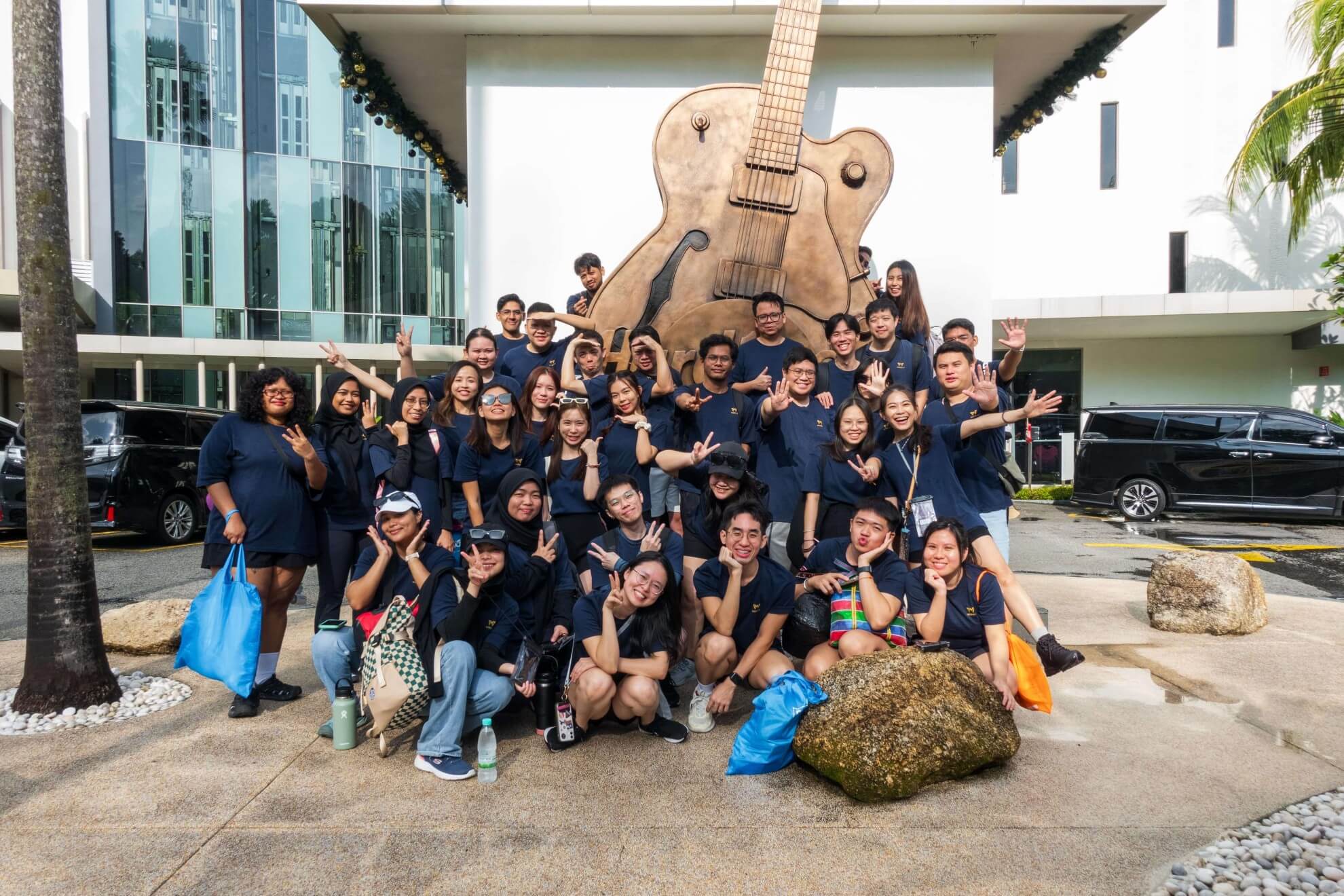 Meet the Webqlorians